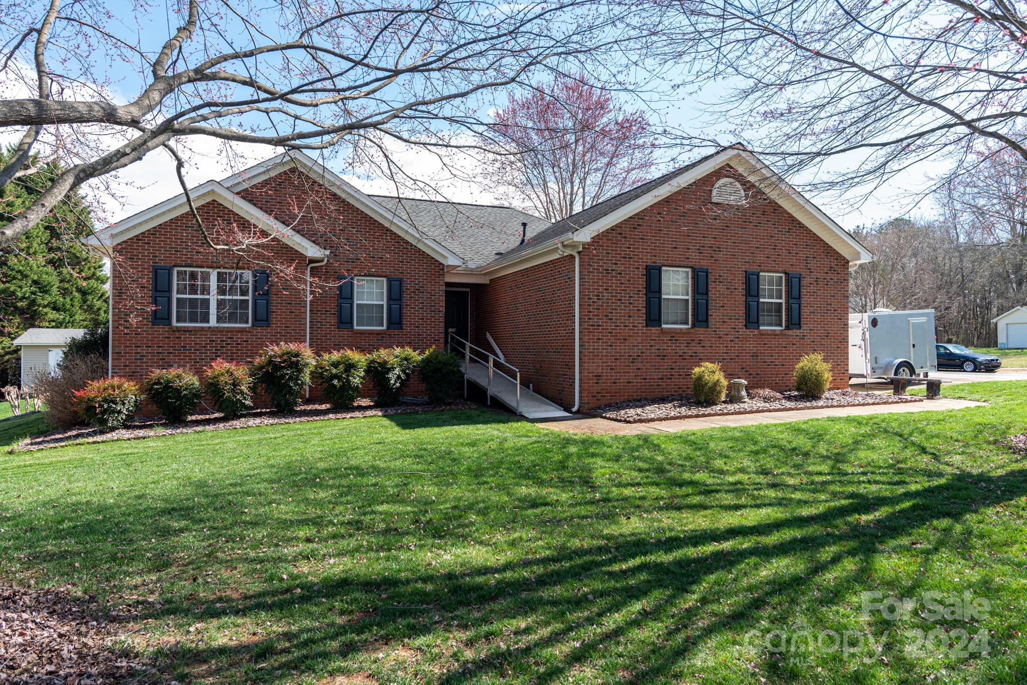 100 N Padali Court Mount Holly NC 28120