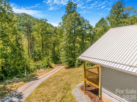 274 Poverty Branch Road Barnardsville NC 28709