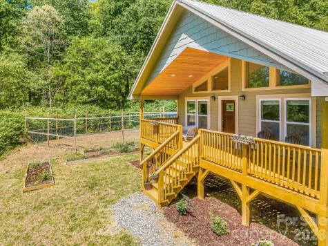 274 Poverty Branch Road Barnardsville NC 28709