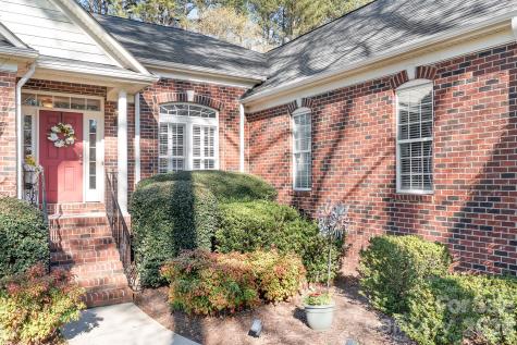 104 Kestrel Court Mount Holly NC 28120