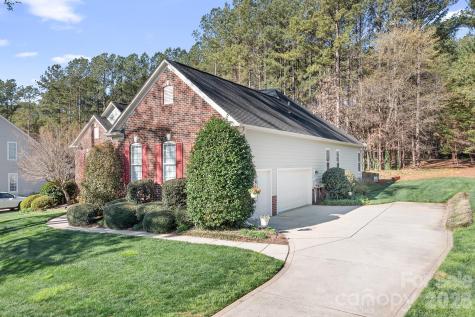 104 Kestrel Court Mount Holly NC 28120