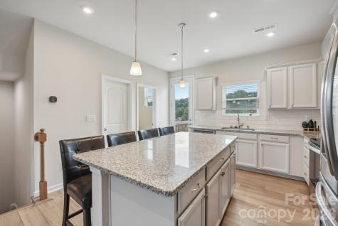 1134 Keydet Drive Charlotte NC 28216