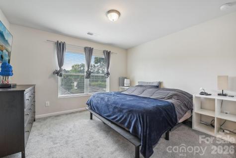 1134 Keydet Drive Charlotte NC 28216