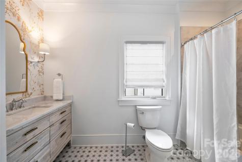 1931 Shoreham Drive Charlotte NC 28211