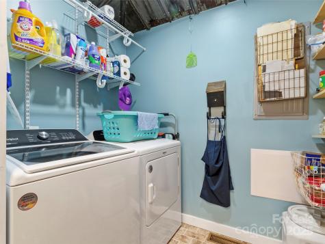 407 Terrell Drive Bakersville NC 28705