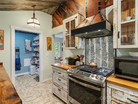 407 Terrell Drive Bakersville NC 28705