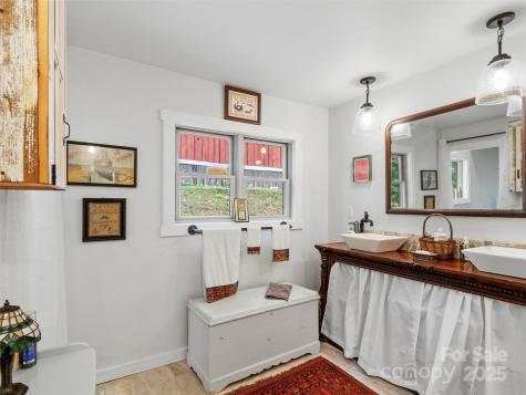 407 Terrell Drive Bakersville NC 28705