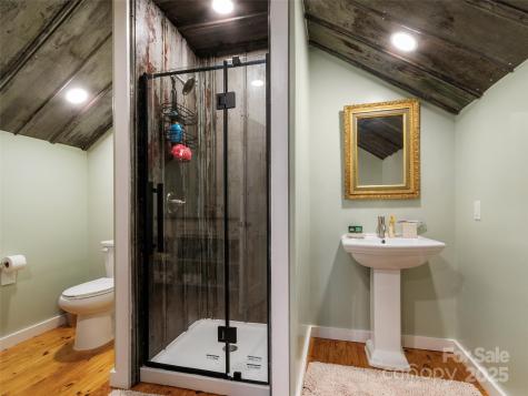 407 Terrell Drive Bakersville NC 28705