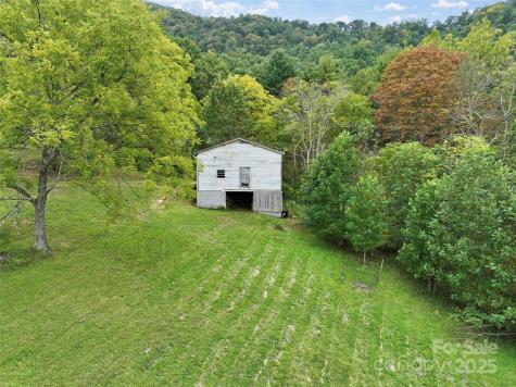 407 Terrell Drive Bakersville NC 28705