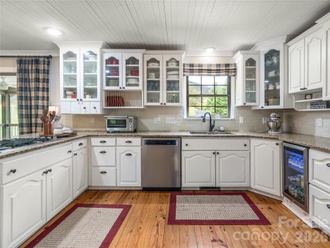 356 Curtis Creek Road Candler NC 28715