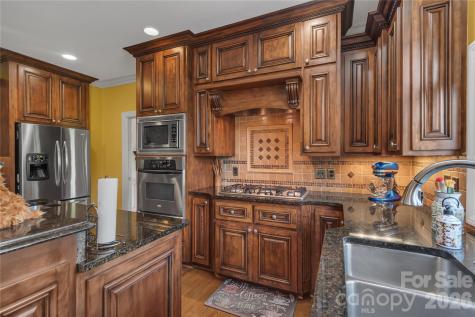 2207 Peninsula Avenue Shelby NC 28150