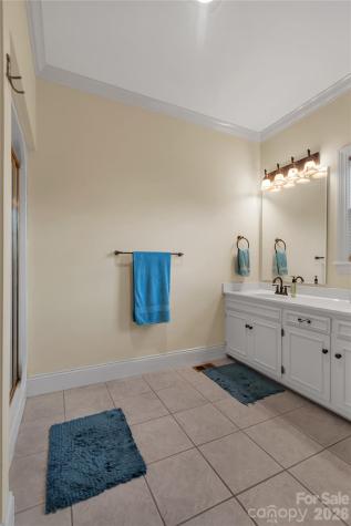 2207 Peninsula Avenue Shelby NC 28150