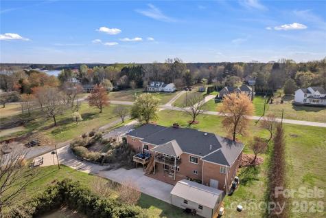 2207 Peninsula Avenue Shelby NC 28150