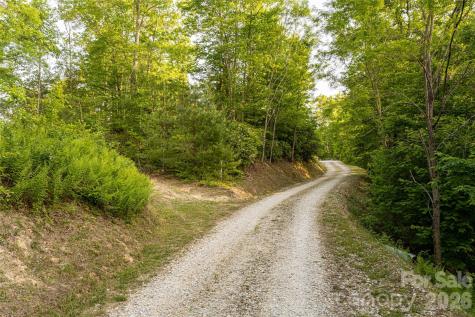 532 Tsali Crossing N Bryson City NC 28713