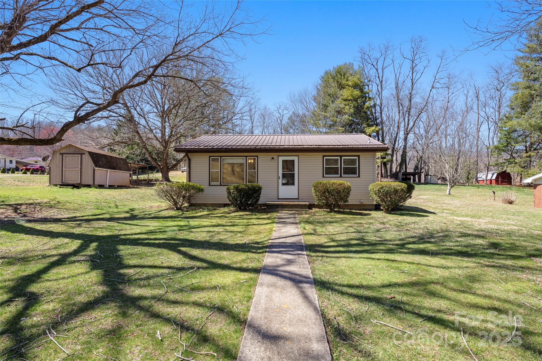 1140 Oakdale Road Waynesville NC 28786