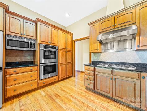 1341 Double Knob Drive Arden NC 28704