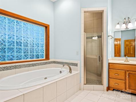 1341 Double Knob Drive Arden NC 28704