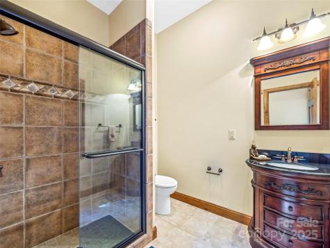 1341 Double Knob Drive Arden NC 28704