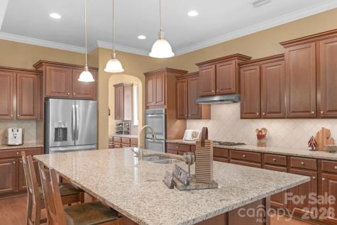 12820 Elkhorn Drive Charlotte NC 28278