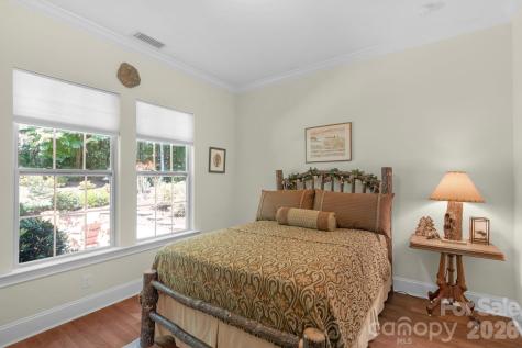 12820 Elkhorn Drive Charlotte NC 28278