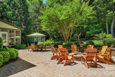 12820 Elkhorn Drive Charlotte NC 28278