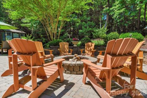 12820 Elkhorn Drive Charlotte NC 28278