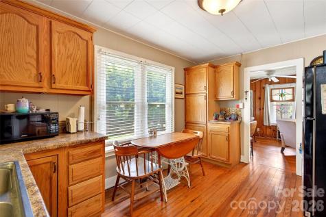11 Dix Creek #2 Road Leicester NC 28748