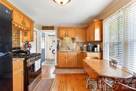 11 Dix Creek #2 Road Leicester NC 28748