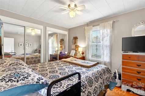11 Dix Creek #2 Road Leicester NC 28748