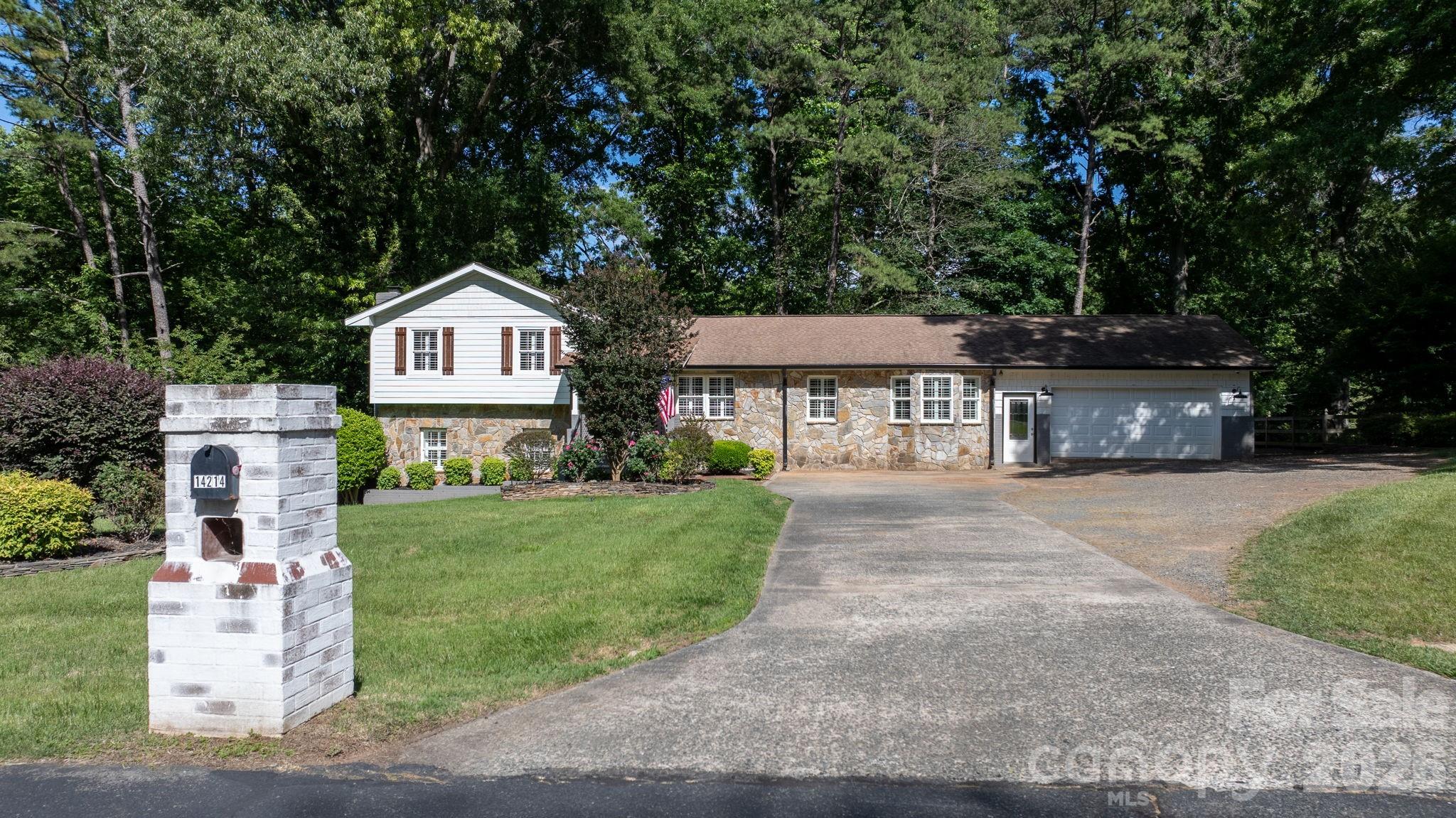 14214 Honeysuckle Ridge Drive Matthews NC 28105