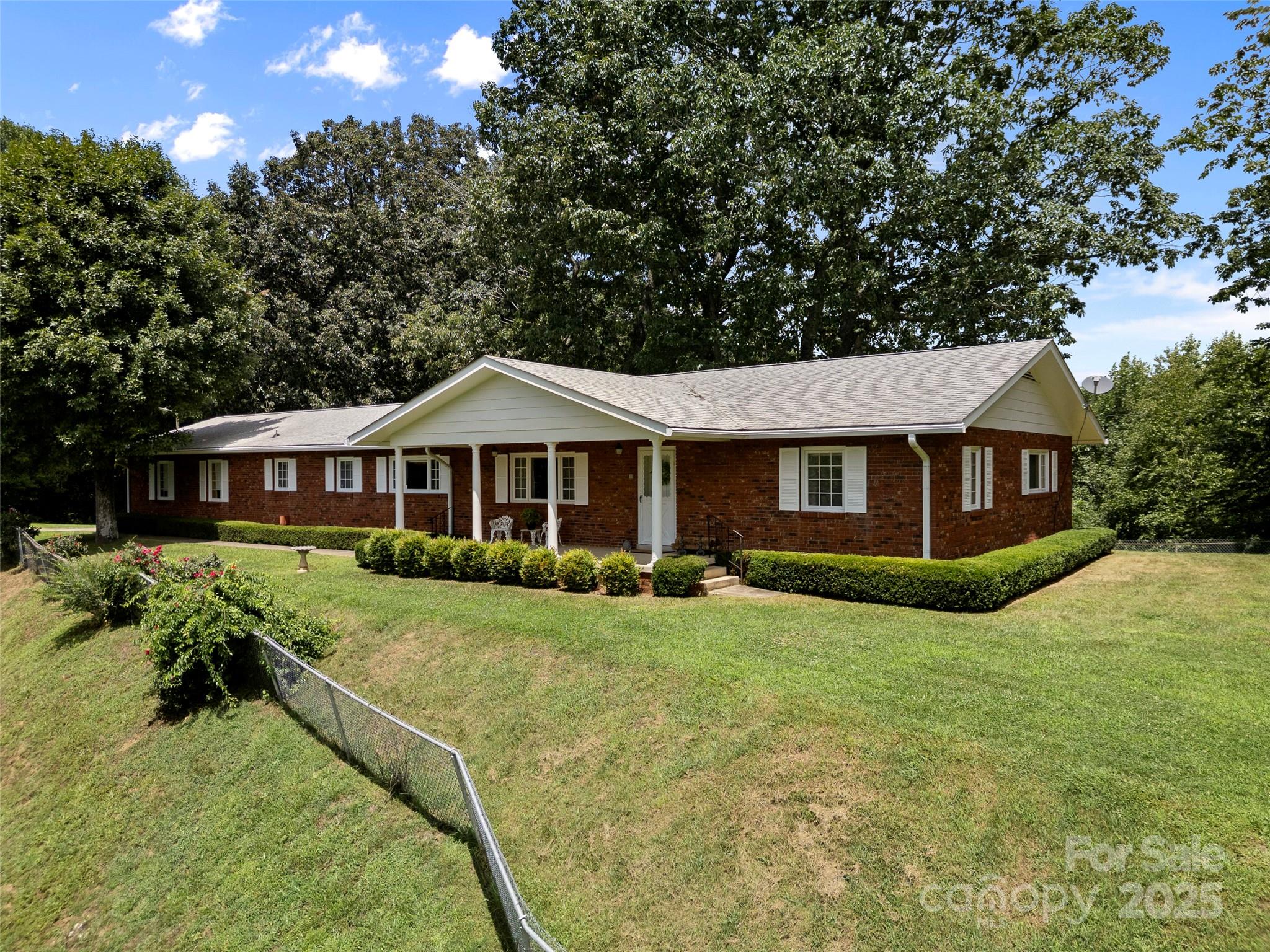 280 Apple Blossom Lane Waynesville NC 28786