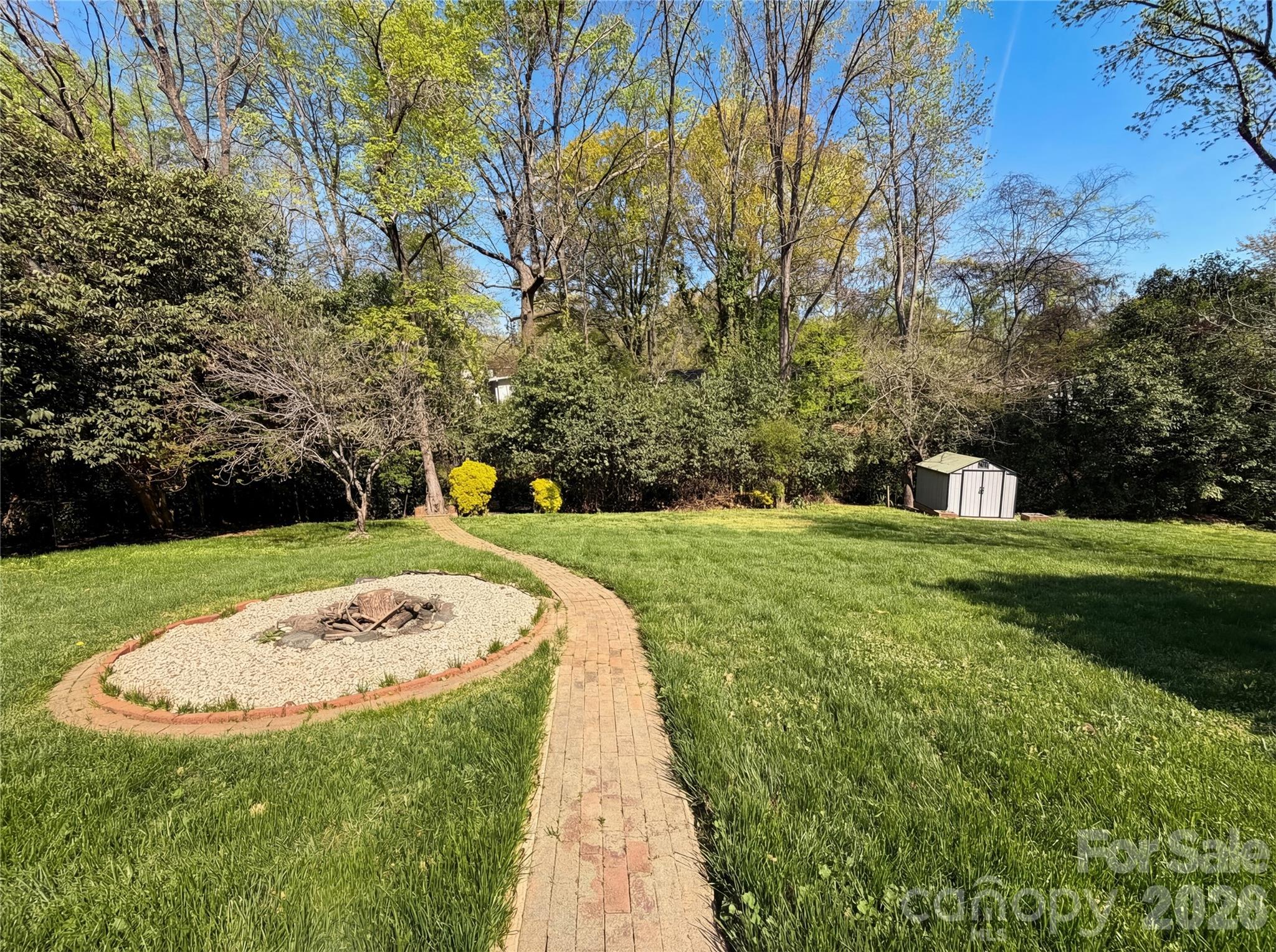 6621 Starcrest Drive Charlotte NC 28210