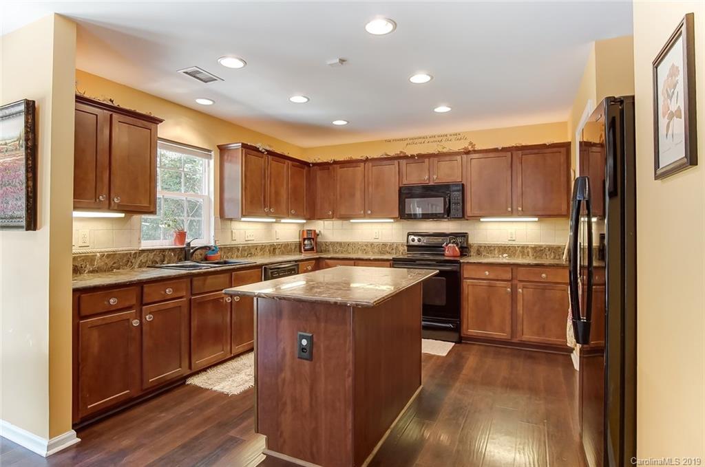 8518 Appledale Drive Charlotte NC 28262