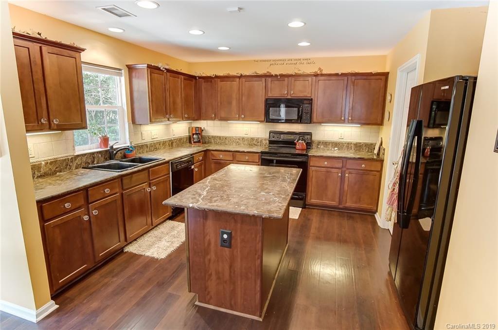 8518 Appledale Drive Charlotte NC 28262