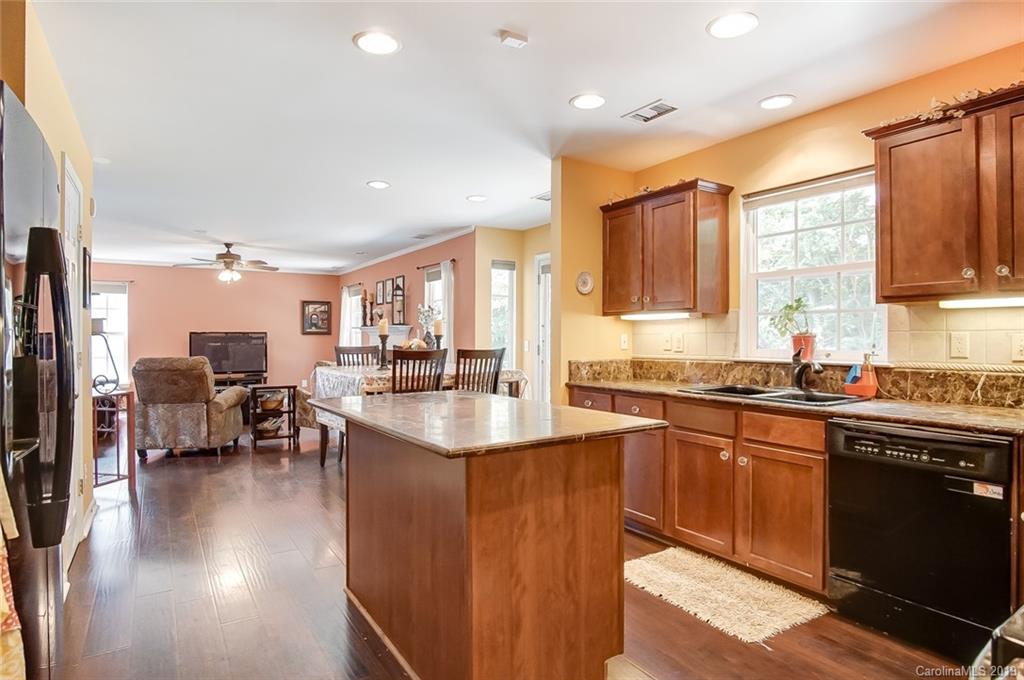 8518 Appledale Drive Charlotte NC 28262