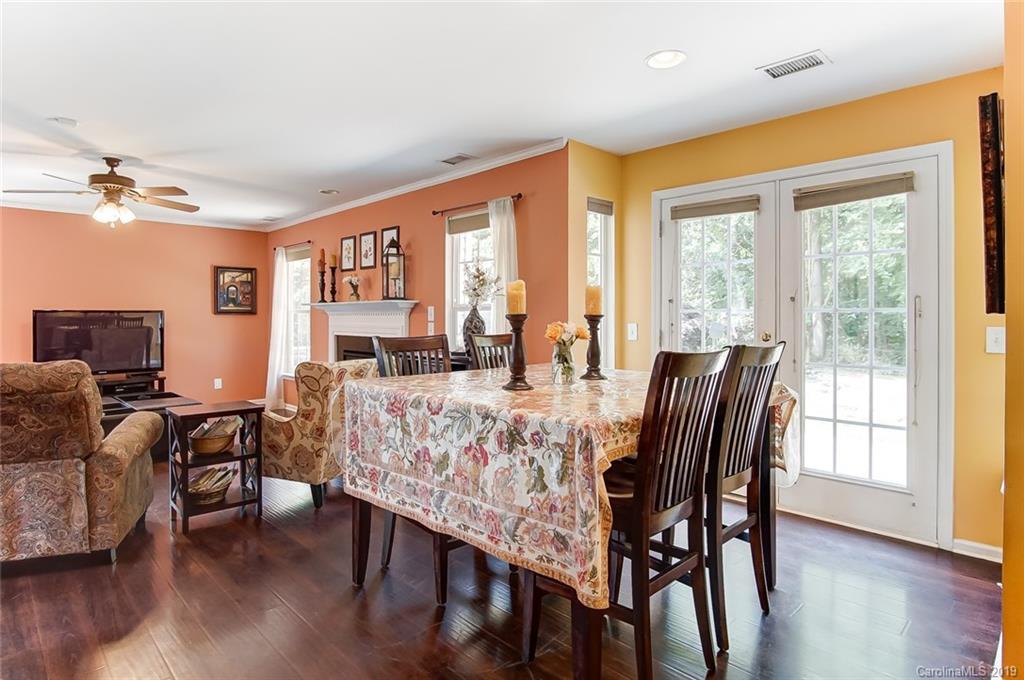 8518 Appledale Drive Charlotte NC 28262