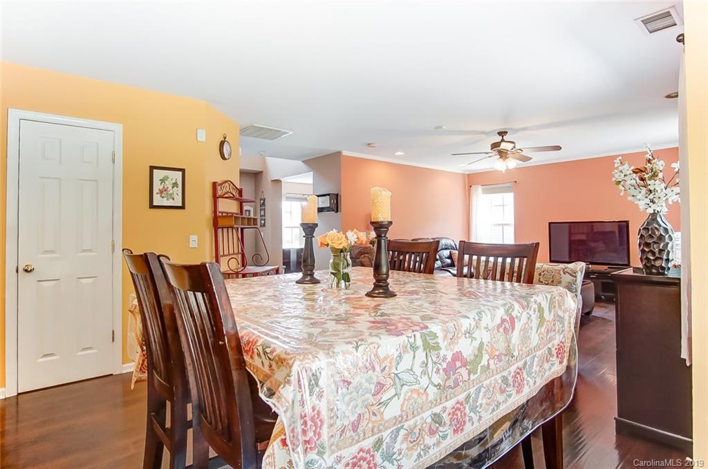 8518 Appledale Drive Charlotte NC 28262