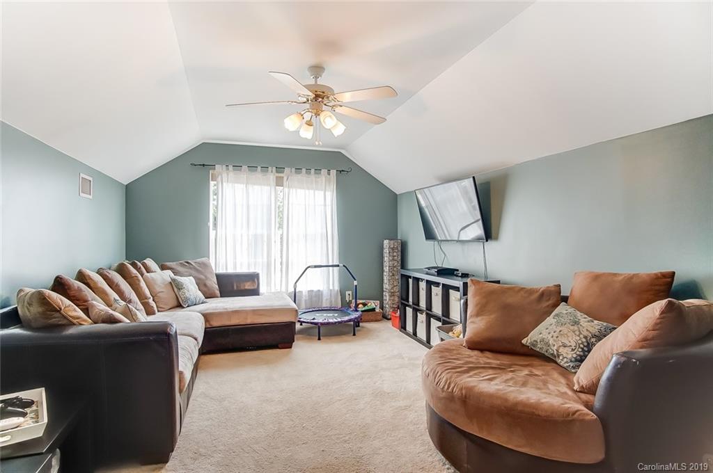 8518 Appledale Drive Charlotte NC 28262