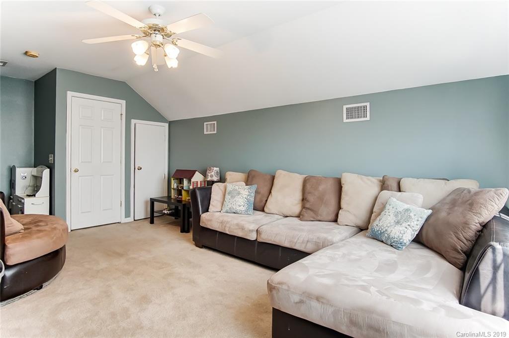 8518 Appledale Drive Charlotte NC 28262