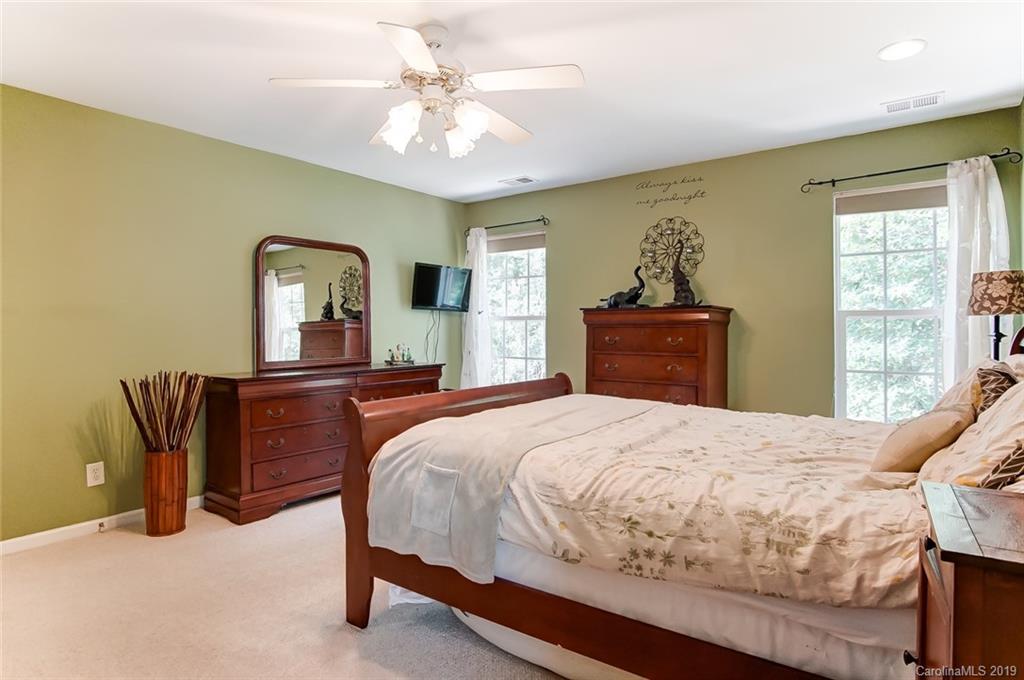 8518 Appledale Drive Charlotte NC 28262