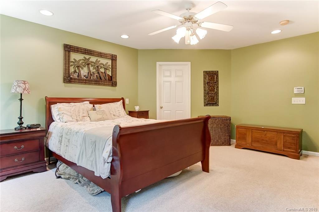 8518 Appledale Drive Charlotte NC 28262