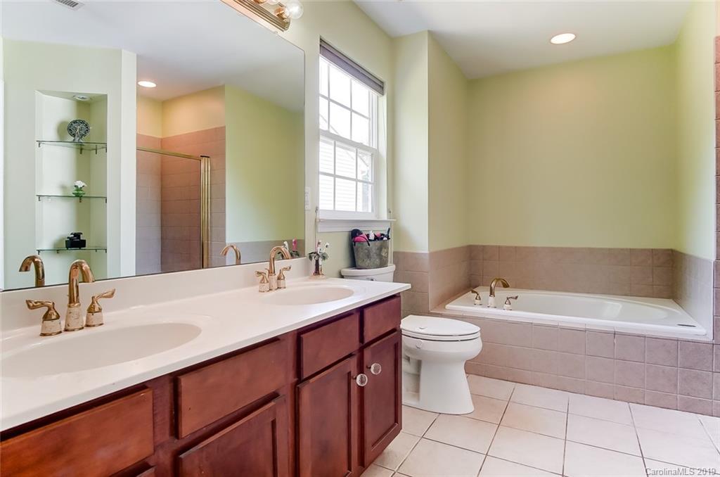8518 Appledale Drive Charlotte NC 28262