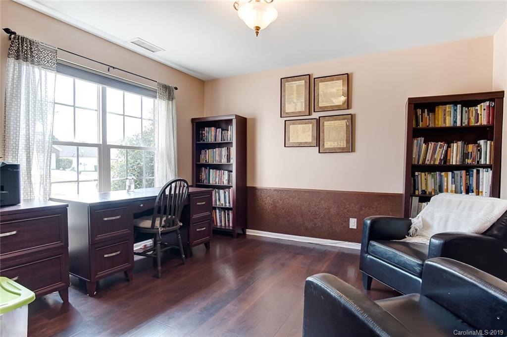 8518 Appledale Drive Charlotte NC 28262