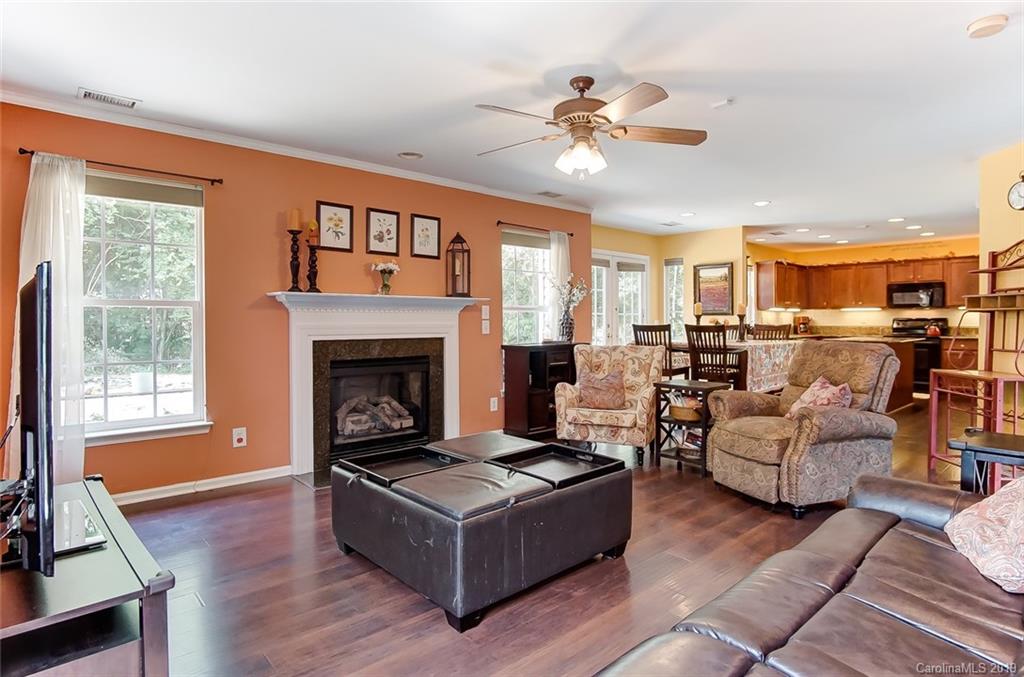 8518 Appledale Drive Charlotte NC 28262
