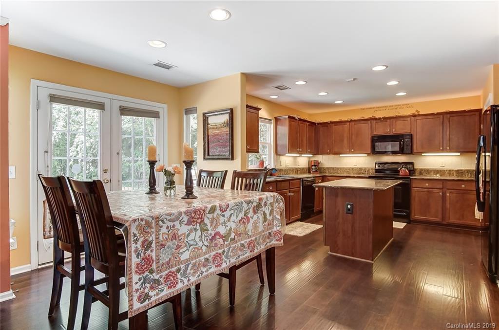 8518 Appledale Drive Charlotte NC 28262