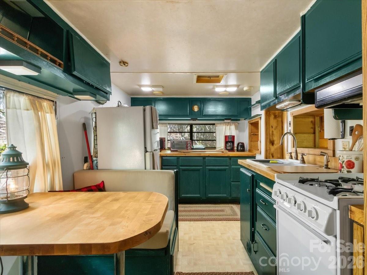 548 Bear Cub Drive Spruce Pine NC 28777
