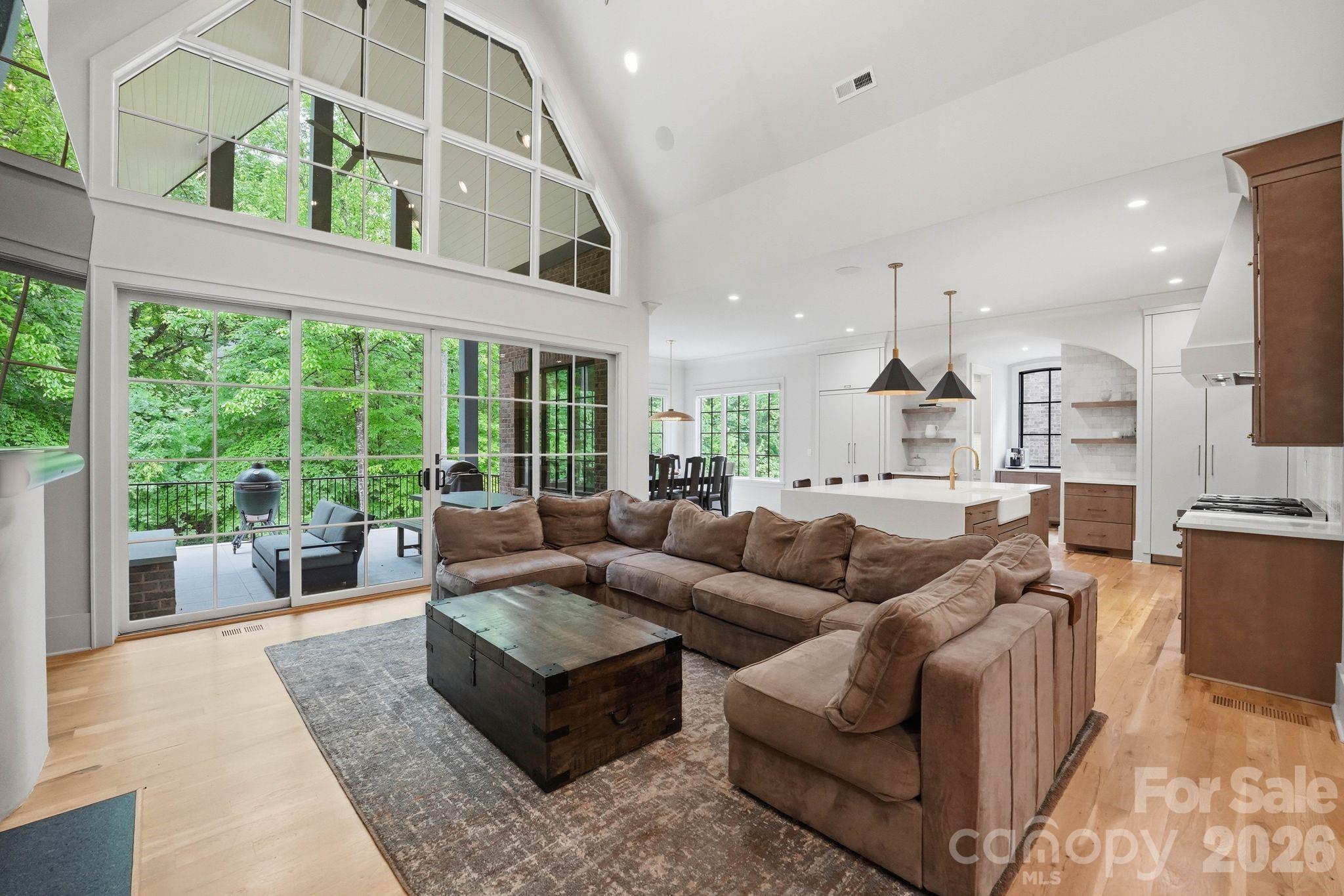 6010 Old Providence Lane Charlotte NC 28226
