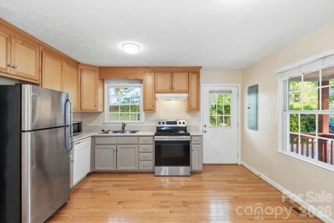 48 Mardell Circle Asheville NC 28806