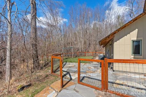 588 Long Branch Road Swannanoa NC 28778