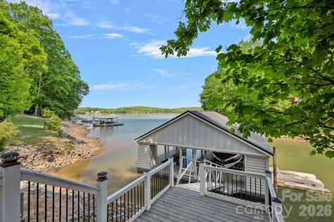 1420 Roundstone Road Sherrills Ford NC 28673